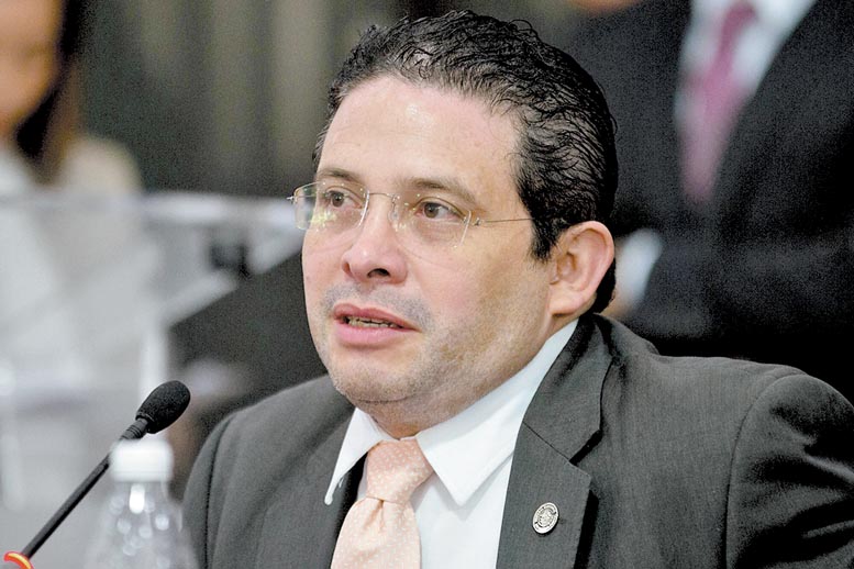 Armando Hernández, magistrado presidente del Tribunal Electoral del Distrito Federal.