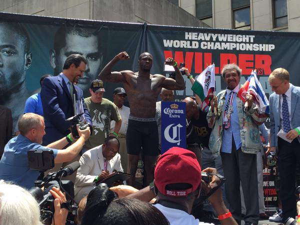 Deontay Wilder en la ceremonia de pesaje 