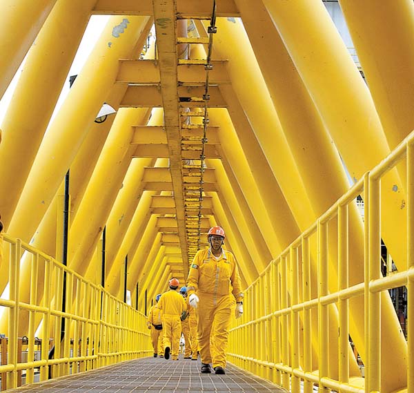 Empleados de la industria petrolera en el Golfo de México.