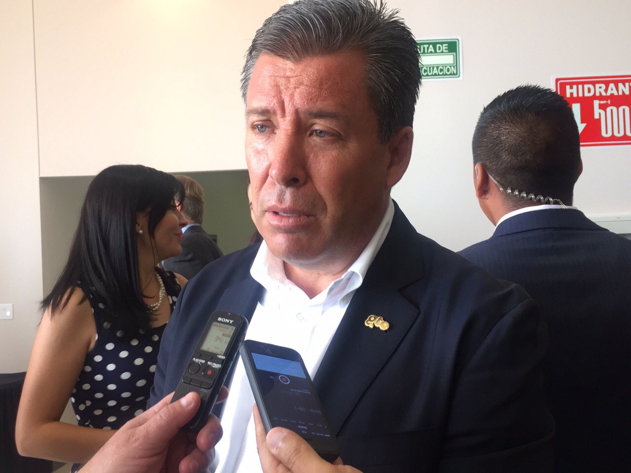 El gobernador de Guanajuato brindó su apoyo a Margarita Zavala. 