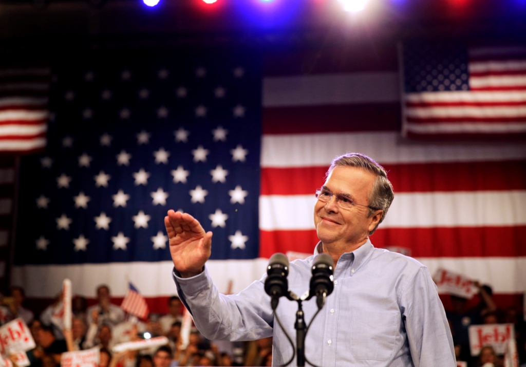  Jeb Bush dio a conocer en el Miami Dade College sus aspiraciones para ir por la candidatura republicana a la Casa Blanca.