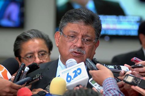 Alonso Raya, coordinador de los diputados del PRD. 
