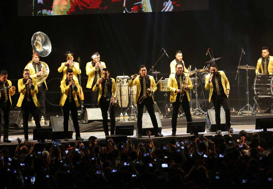 La Banda El Recodo este viernes en la Plaza Mayor de Torreón. 