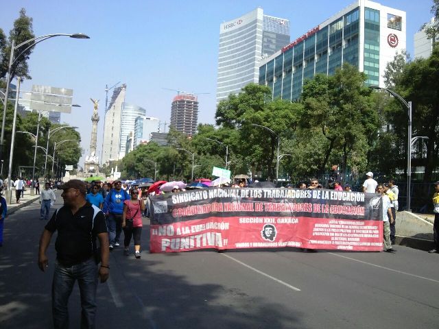 La marcha de la CNTE va del Ángel de la Independencia al Hemiciclo a Juárez