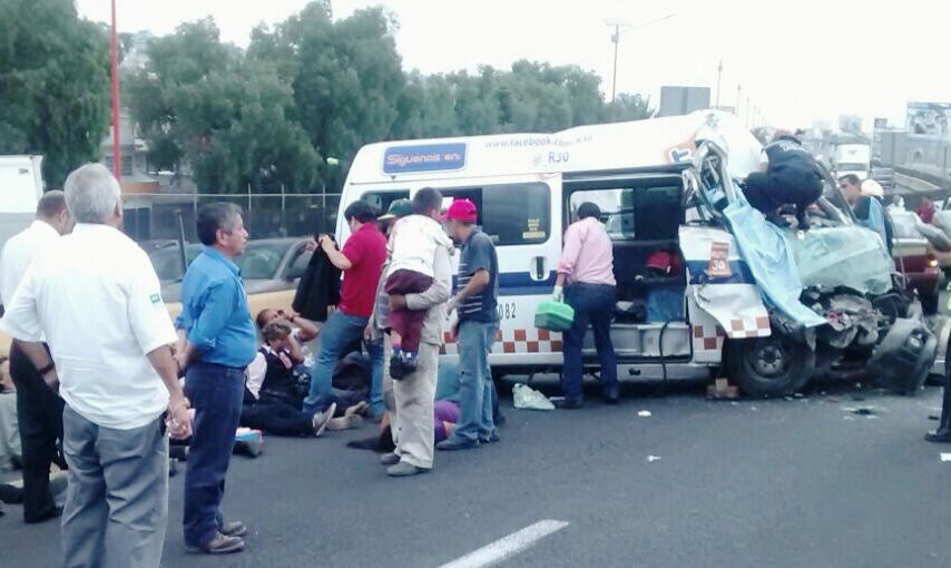 En la parte trasera de la unidad de la Ruta 30 viajaban otros 12 pasajeros que sufrieron lesiones.