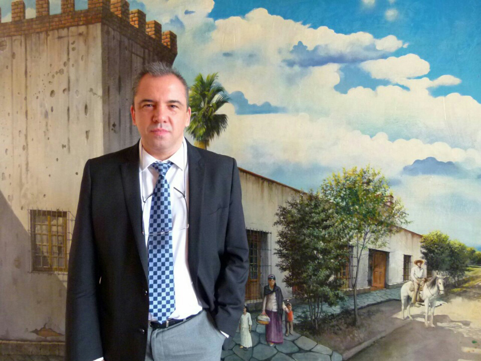 Juan Meliá, Coordinador de Teatro del Instituto Nacional de Bellas Artes. 