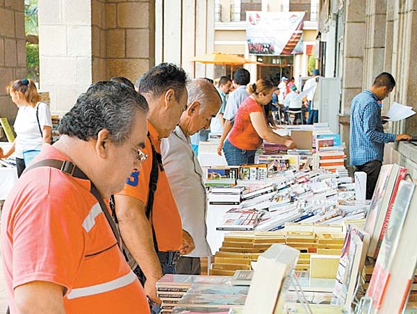 Fueron vendidos 3 mil libros.