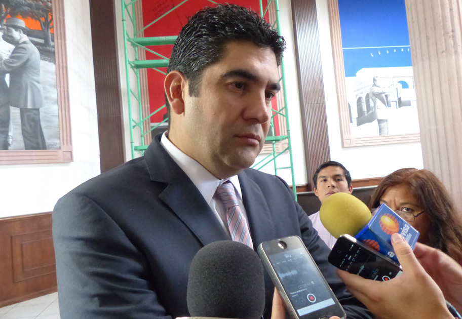 El Diputado Jesús de León Tello expuso que cualquier persona que es beneficiaria de un programa social tiene que darse a conocer. 