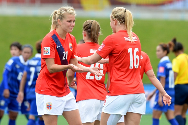 Las jugadoras de Noruega en un partido del Mundial femenil 