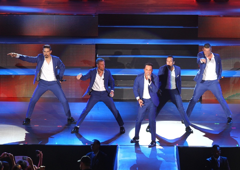 Desde el primer minuto del concierto pisaron el escenario con la potencia de sus coreografías. 