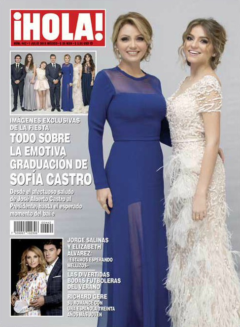 La primera dama, Angélica Rivera posó junto a su hija Sofía Castro. 