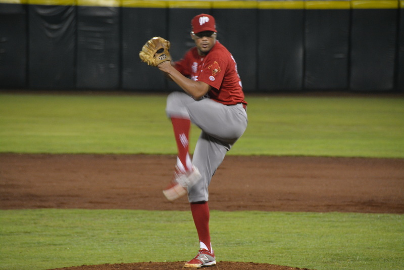 Diablos Rojos venció por 6-4 a Delfines del Carmen