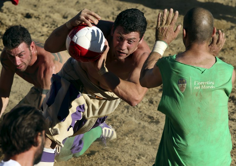 Los derbis del calcio histórico, una forma primitiva del futbol que se remonta al siglo XVI