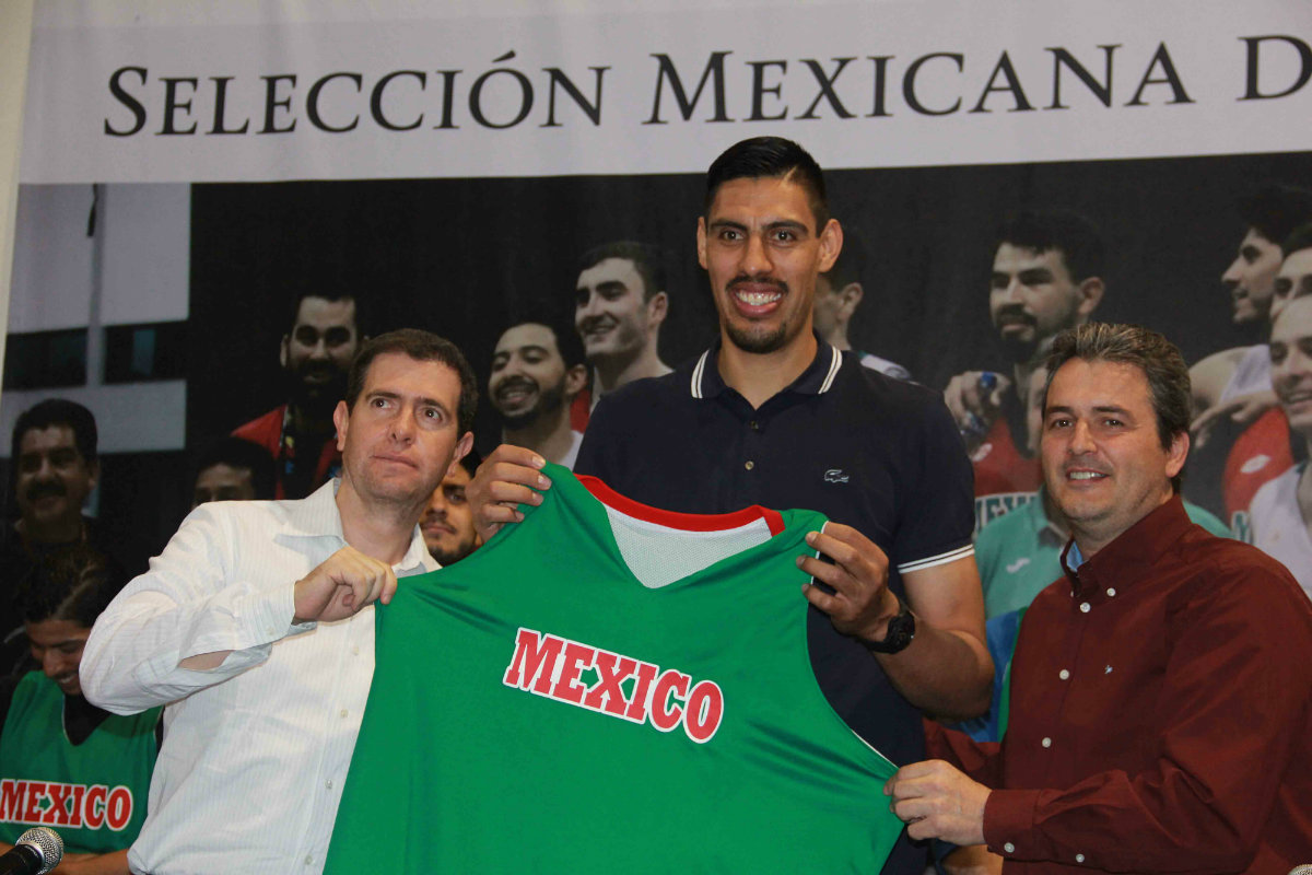 Alfredo Castillo, Gustavo Ayón y Sergio Valdeolmillos