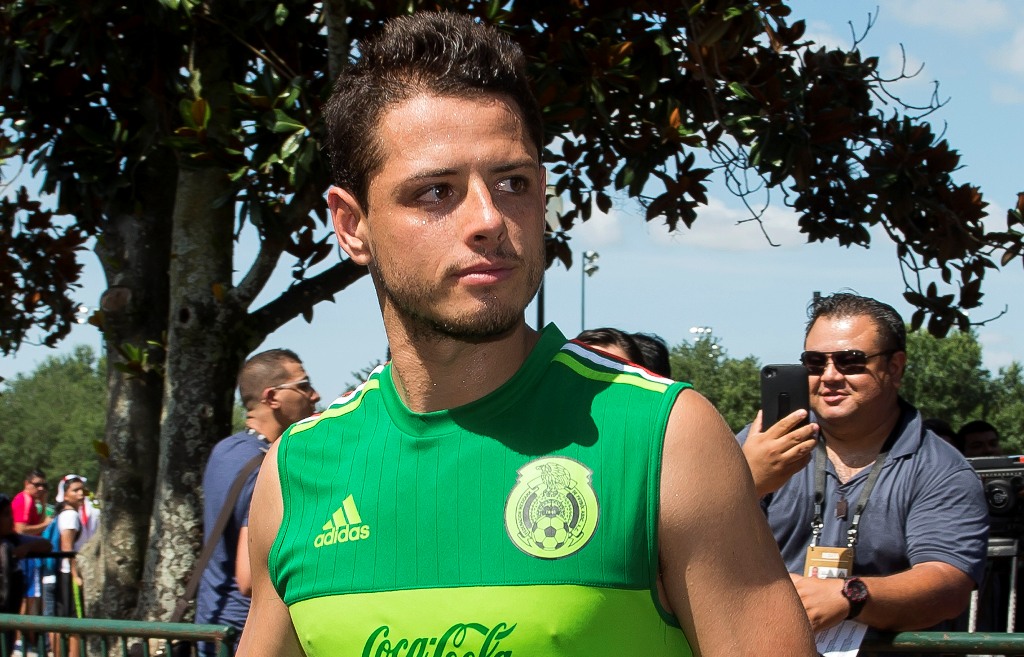 Javier Hernández en la concentración del Tri