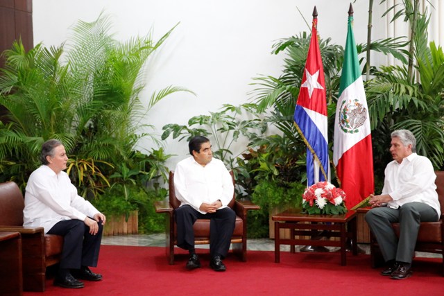 El presidente del Senado, Miguel Barbosa, se reunió con el vicepresidente de los Consejos de Estado y de Ministros, Miguel Díaz-Canel, quien respaldó 