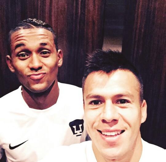 Fidel Martínez posó con el 'Chelo' en la concentración de Pumas 