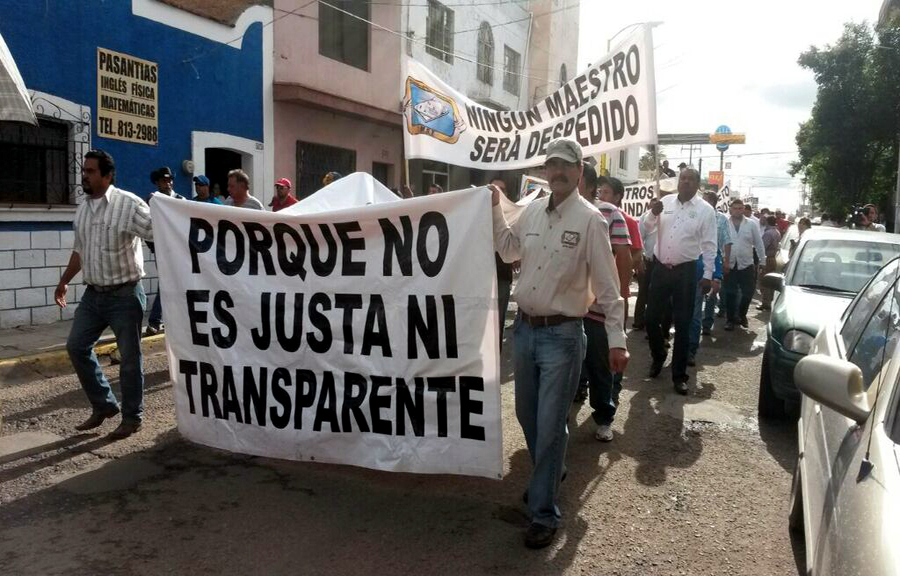 La semana pasada fueron 10 mil ahora son 15 mil maestros en la marcha.