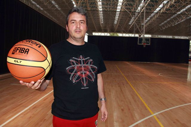 Sergio Valdeolmillos, entrenador de la selección mexicana de basquetbol