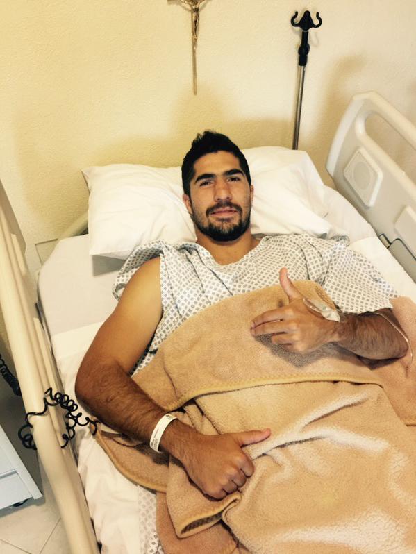 Jair Pereira tras se intervenido de la rodilla 