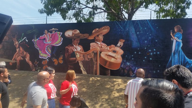 Durante la presentación  estuvieron presentes miembros de la familia de la cantante. 
