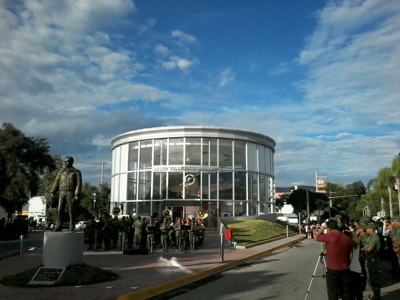 Celebración del 115 aniversario del natalicio de Francisco Sarabia.
