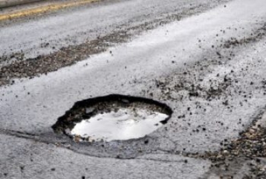 En caso de que se detecten zonas donde el bacheo no sea suficiente para dejarla en óptimas condiciones, se procederá a un reencarpetado.