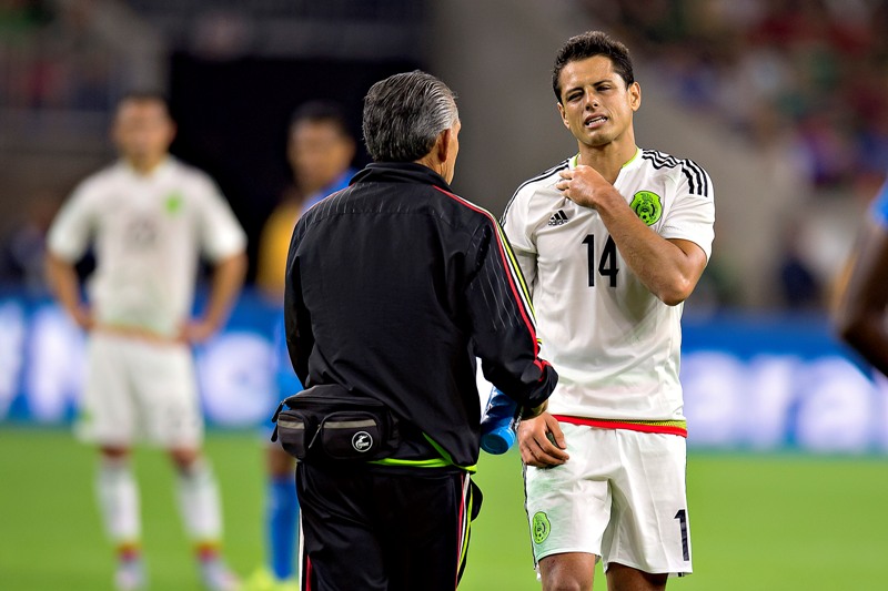 Javier 'Chicharito' Hernández se fracturó la clavícula