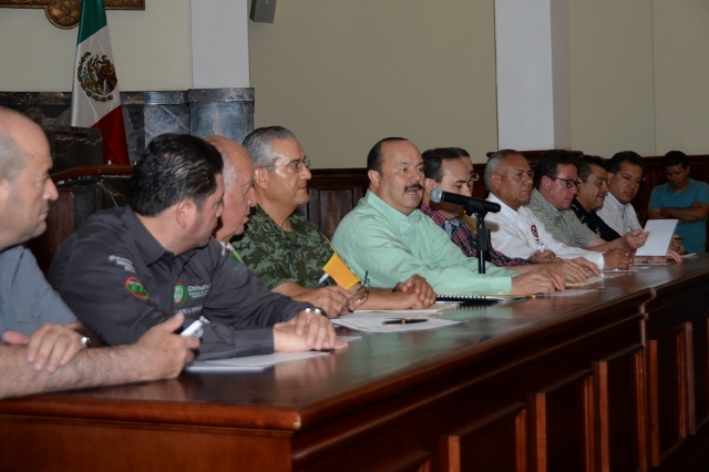 El gobernador de Chihuahua, César Duarte Jáquez, informó que solicitará una declaratoria de emergencia para cinco municipios que se vieron afectados a