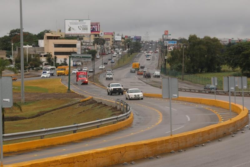 Puente a desnivel en Tampico.