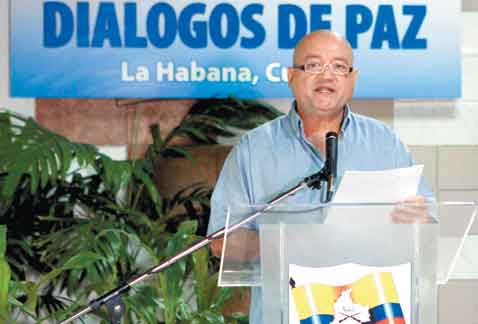 El vocero de la guerrilla Carlos Antonio Lozada, en La Habana, Cuba.