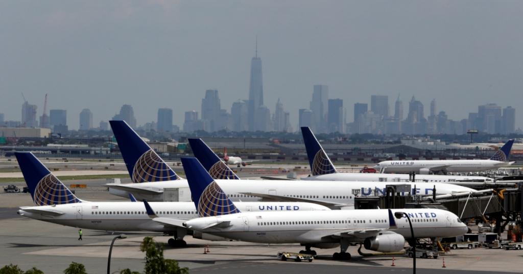 United Airlines es una de las aerolíenas más grandes de Estados Unidos y opera miles de vuelos a nivel mundial diario. 