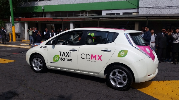 20 taxis con capacidad para cuatro pasajeros fueron reincorporados al servicio esta mañana. 