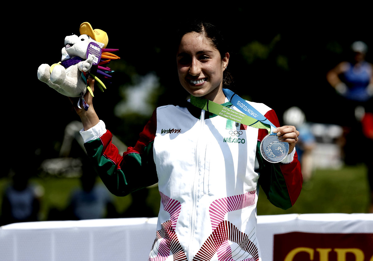 Paola Díaz logró plata en Triatlón. 