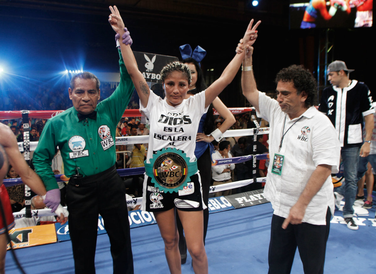 La "Barby" obtiene el título femenil en la categoría supermosca del CMB