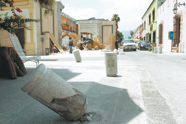 Los vecinos del sector han manifestado en múltiples ocasiones su molestia debido a la falta de espacios para estacionarse, por lo que una propuesta es