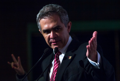 El jefe de Gobierno del DF, Miguel Ángel Mancera, lamentó que los riesgos y esfuerzos contra el crimen organizado los echen abajo actos de corrupción 
