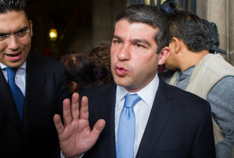 Mauricio Tabe se perfila para liderar el PAN en el Distrito Federal por otros tres años.