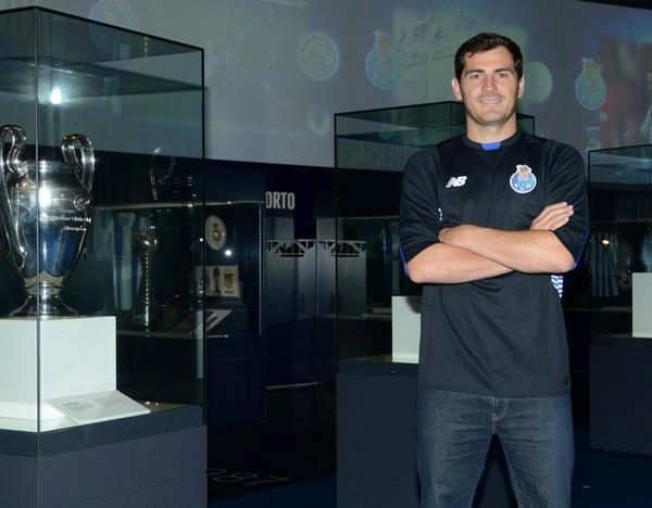 Iker Casillas, impresionado al recorrer el museo del Porto