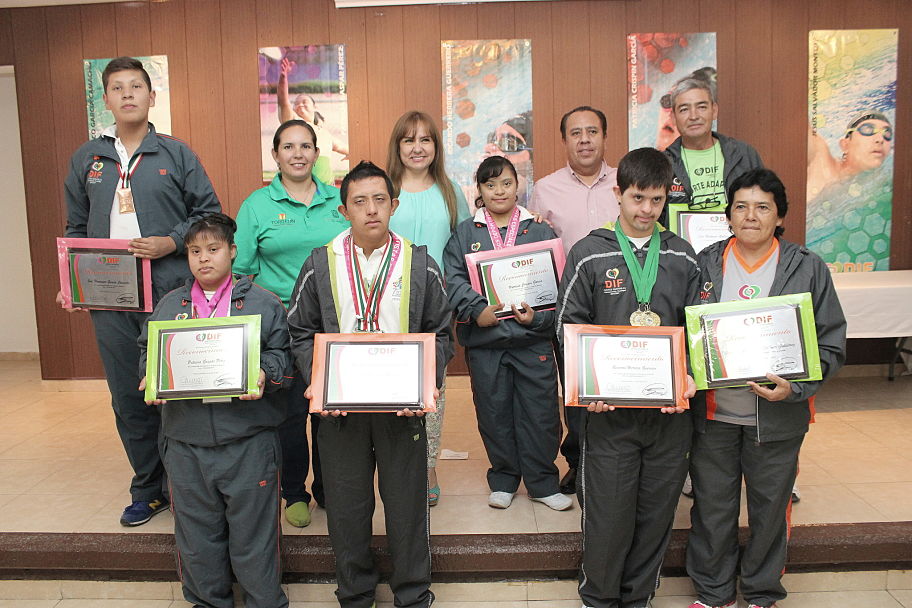 Jesús Salvador Montoya, Patricia Crispín García, José Francisco García Camacho y Patricia Gaspar