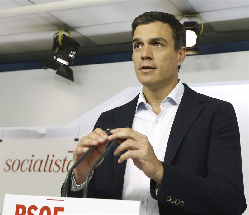 El líder del PSOE y candidato a la presidencia del gobierno, Pedro Sánchez, criticó el papel jugado por Rajoy en la crisis griega