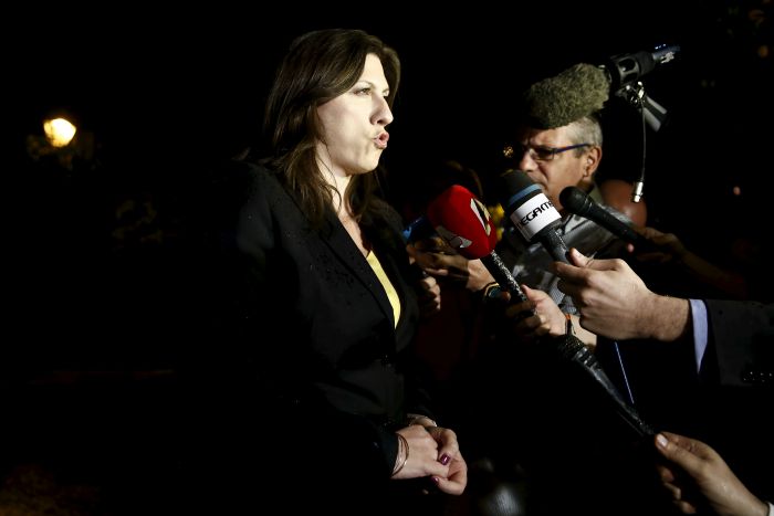 La presidenta del Parlamento de Grecia,Zoe Constantopoulou,  pidió a la cámara de 300 escaños que no apruebe un paquete de medidas de austeridad exigi
