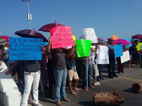 Los afectados cerraron la carretera federal.