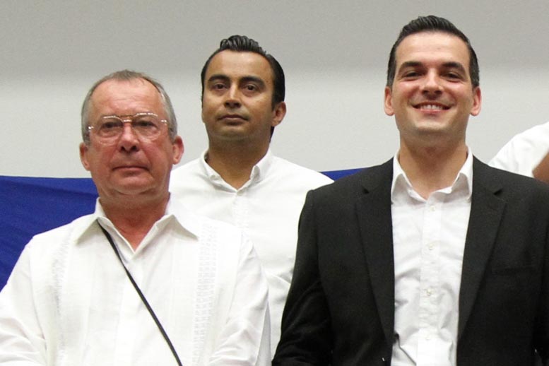 Mauricio Fernández lo apoya. 