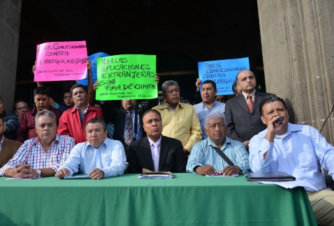 Taxistas Organizados de la Ciudad de México consideran que su lucha no está perdida y analizan si se amparan contra el acuerdo del gobierno capitalino