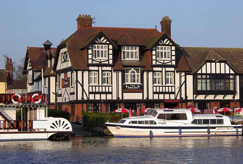 Una vista del pueblo Horning en Norfolk