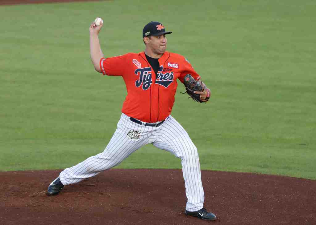 Francisco Córdoba, pitcher de los Tigres de Quintana Roo 
