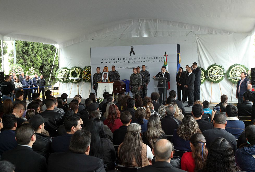 Rinden homenaje a comandante de la policía investigadora asesinado en Puerto Vallarta 