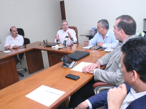 Reunión de transición del Instituto del Agua con el equipo del gobernador electo. 