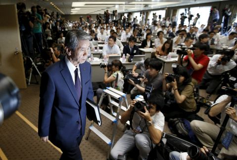 Hisao Tanaka, CEO de Toshiba, renunció luego del escándalo contable en el que se vio envuelta la empresa. 